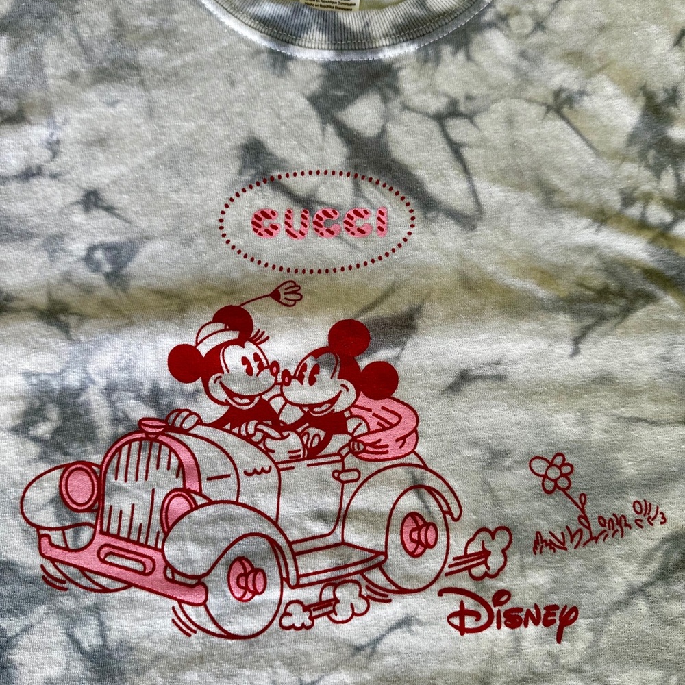 Tie Dye Vintage Mickey and Minnie Mouse in a vintage-style car - Picture 2 of 7